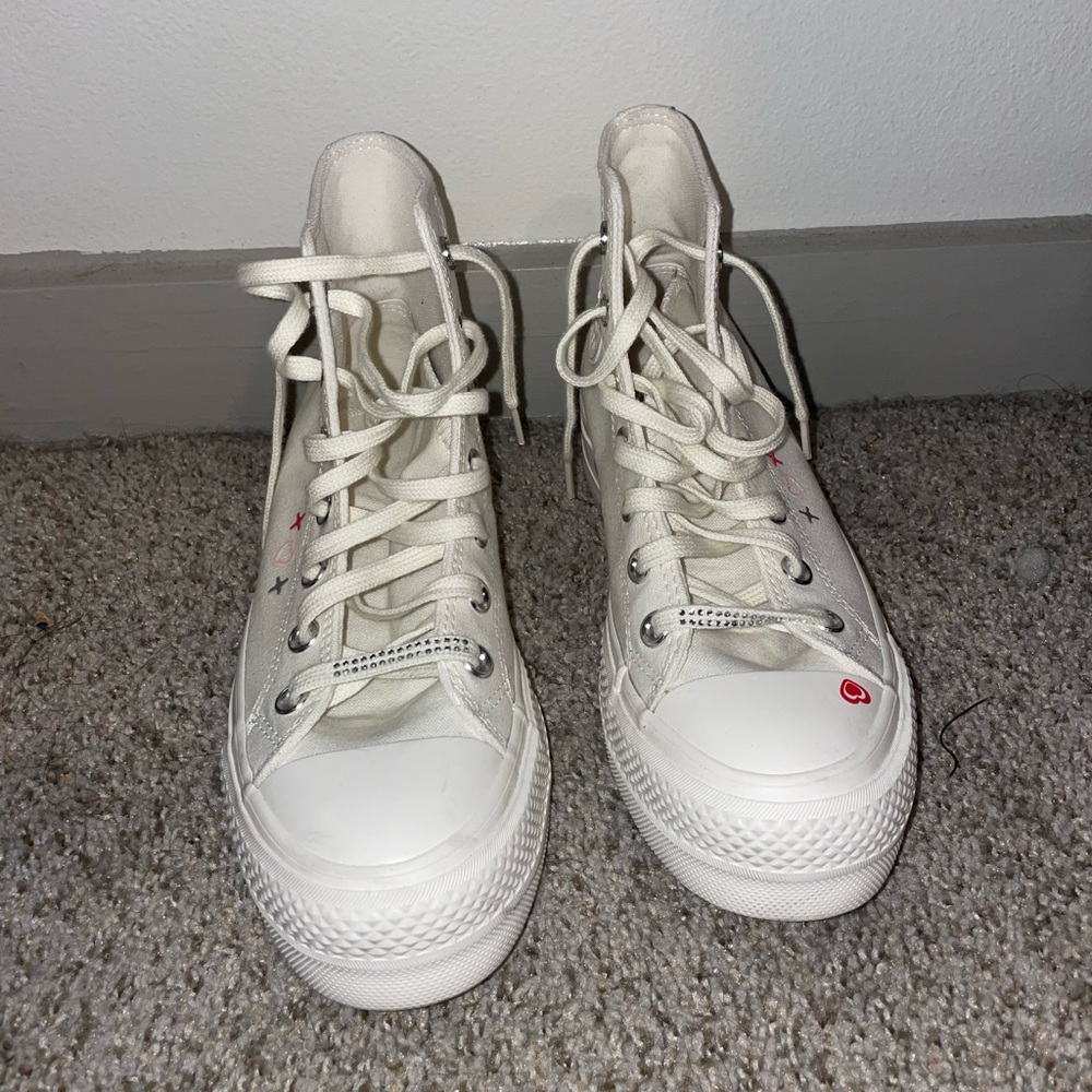 High top platform Valentines Converse - Picture 5 of 5